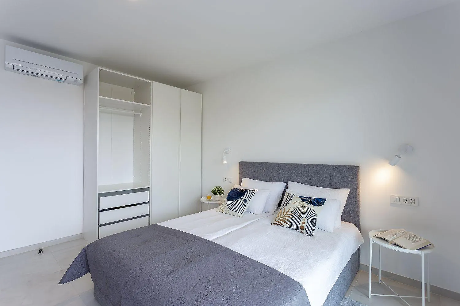 Bezauberndes Apartment 100 Meter Zum Sandstrand Mit Meerblick, Jacuzzi, Bbq Medulin 0*,  Croácia