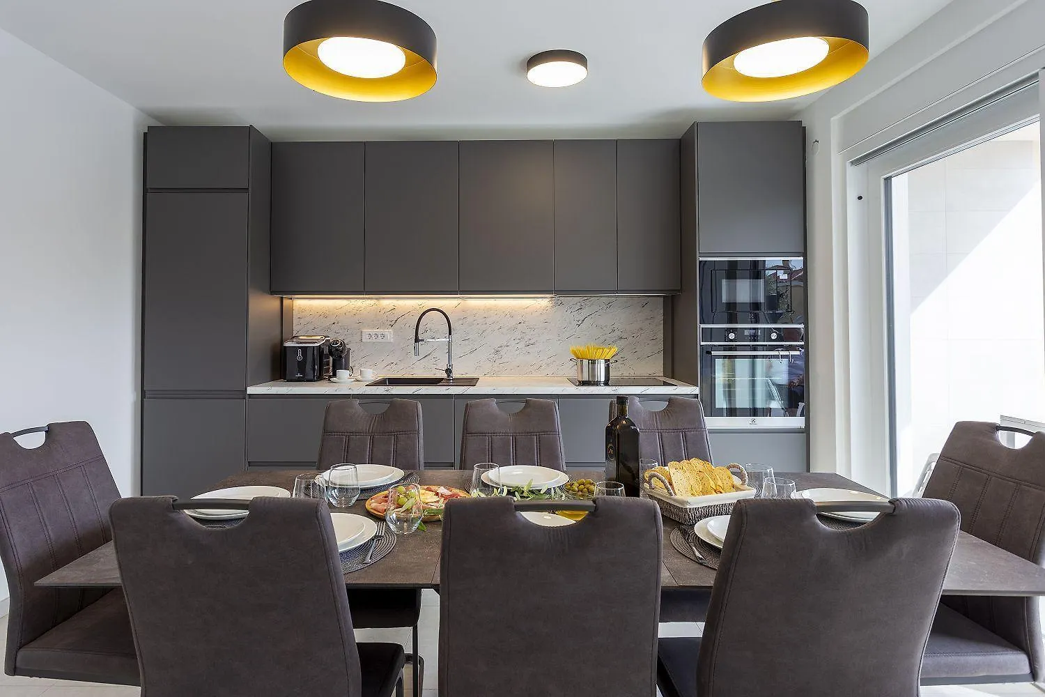 Bezauberndes Apartment 100 Meter Zum Sandstrand Mit Meerblick, Jacuzzi, Bbq Medulin