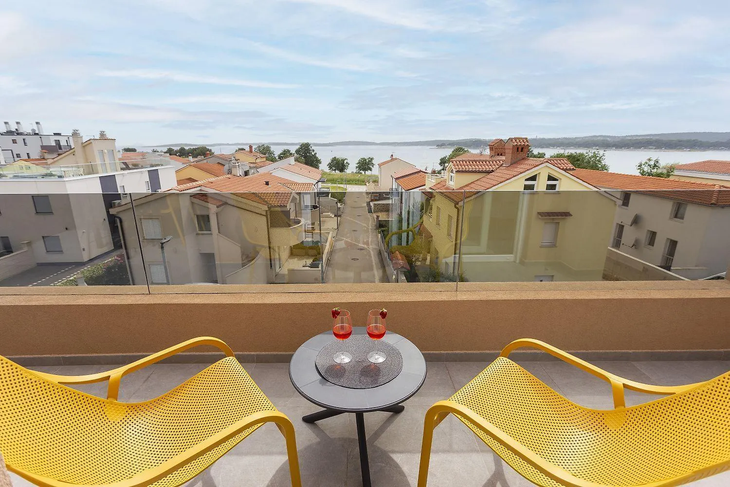 Bezauberndes Apartment 100 Meter Zum Sandstrand Mit Meerblick, Jacuzzi, Bbq Medulin