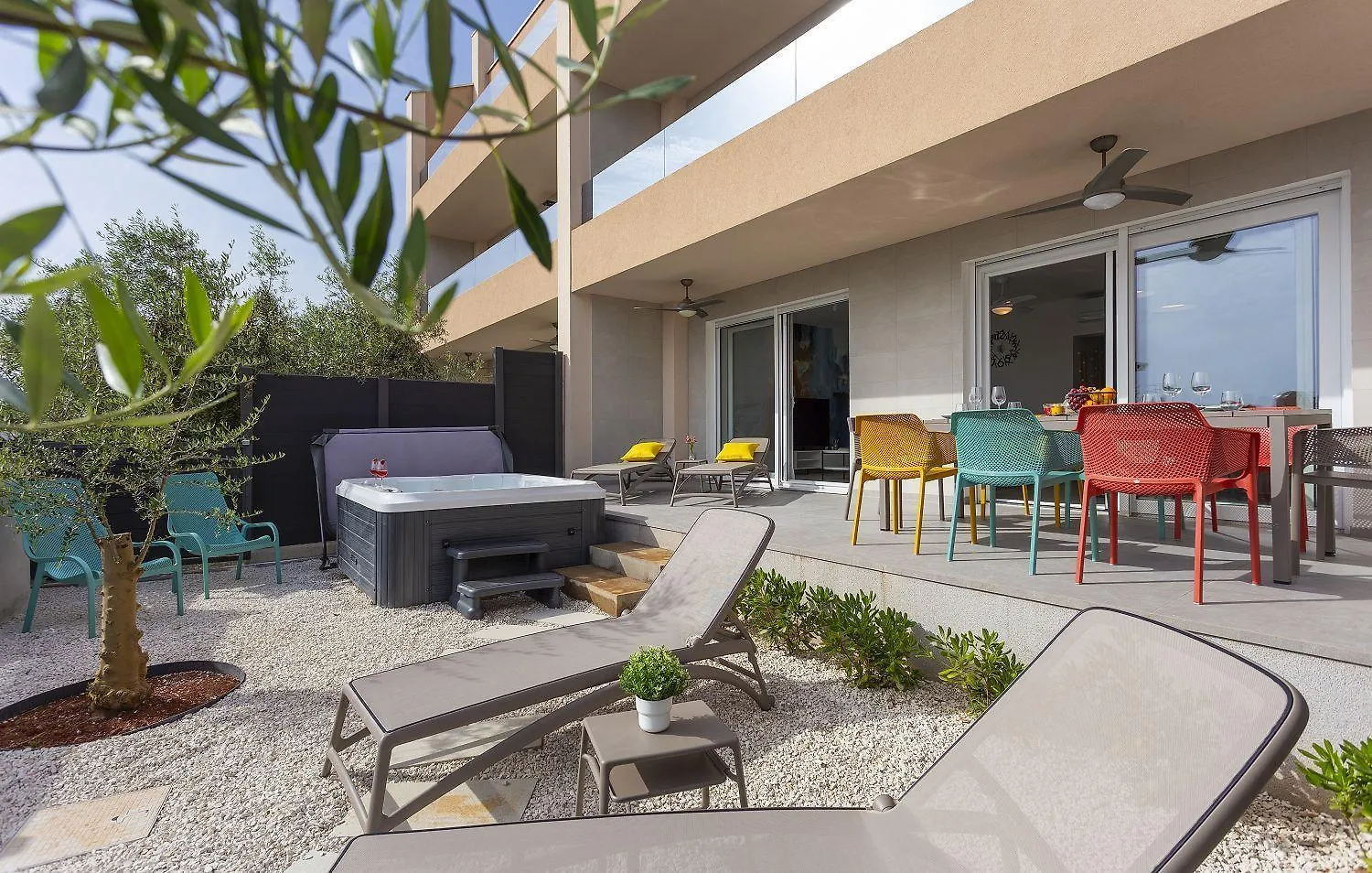 Bezauberndes Apartment 100 Meter Zum Sandstrand Mit Meerblick, Jacuzzi, Bbq Medulin Croácia